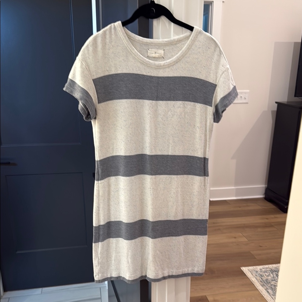 Lou & Grey Heathered Gray and Cream Dress